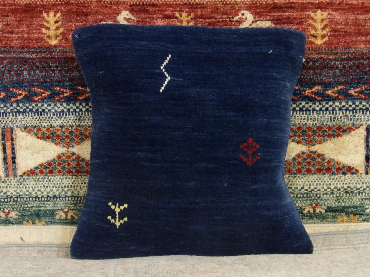 Handwoven accent pillow cover, 1'6 x 1'6, full view
