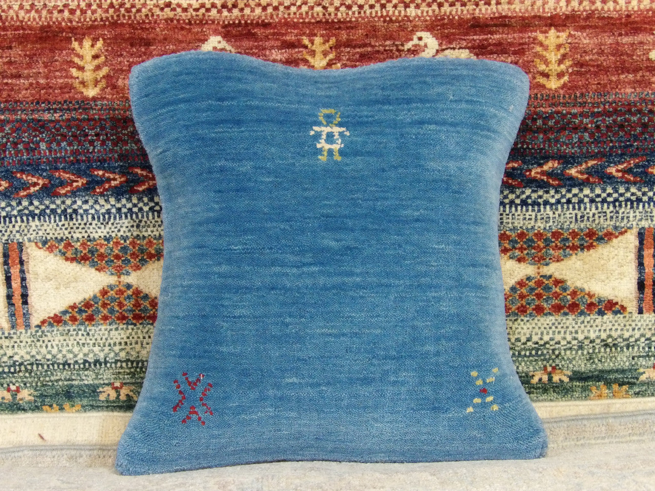 Handwoven accent pillow cover, 1'6 x 1'6, full view