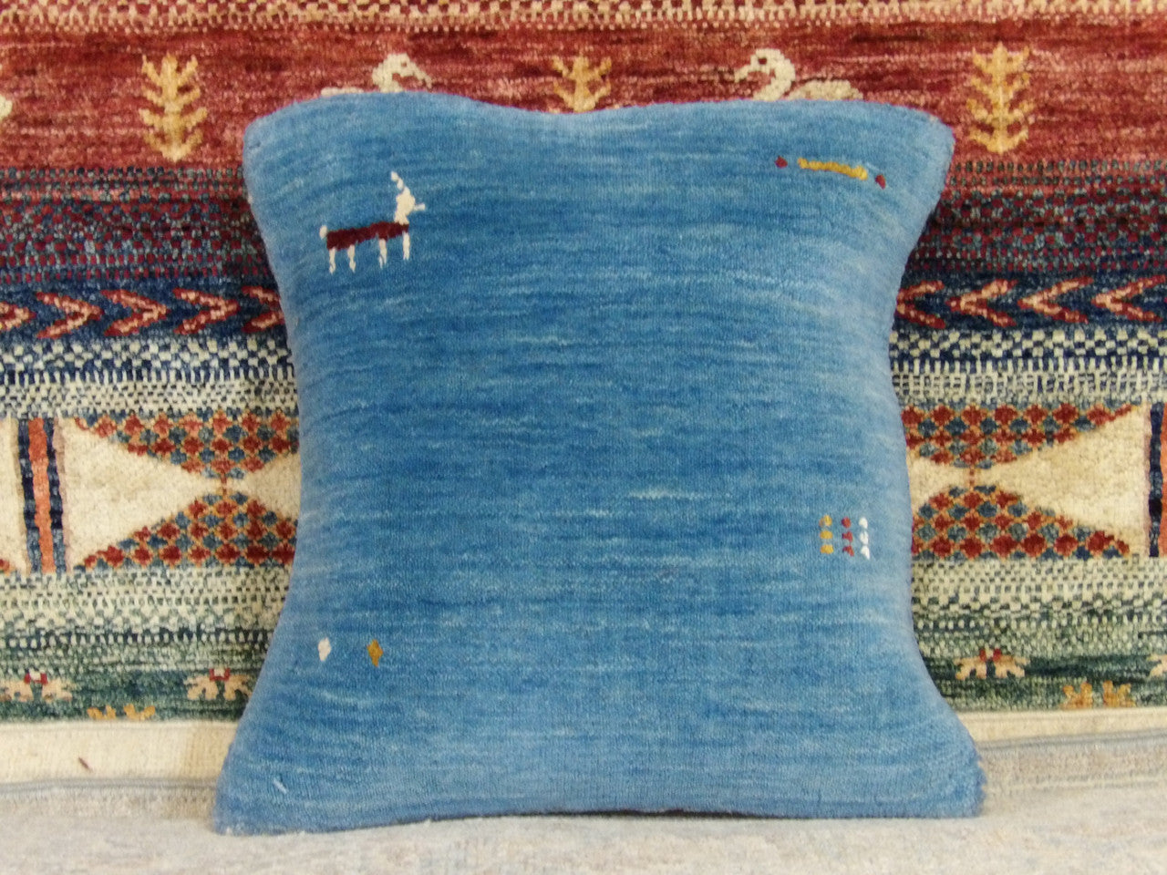 Handwoven accent pillow cover, 1'6 x 1'6, full view