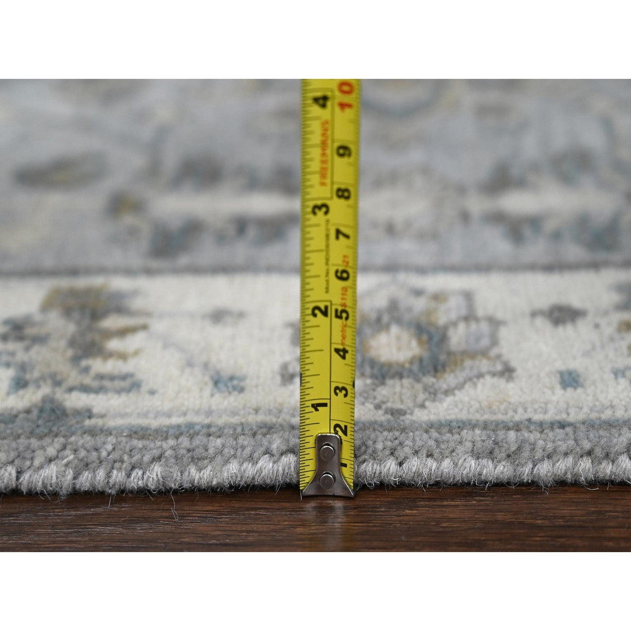 Gray 2'7" x 8'0" Heriz Hand knotted Wool Rug - Sku: O010185