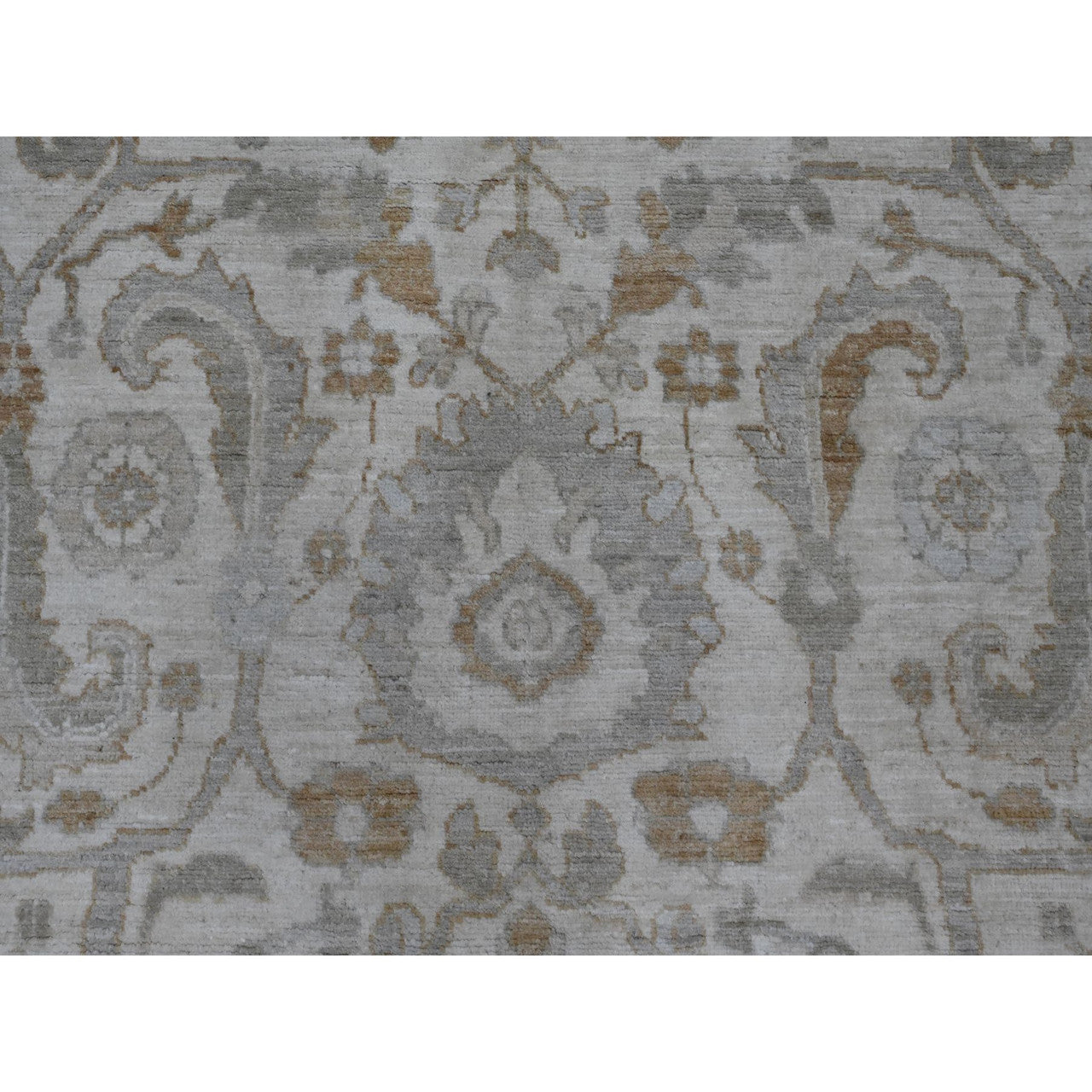 Ivory 8'11" x 11'0" Heriz Hand knotted Wool Rug - Sku: O020918