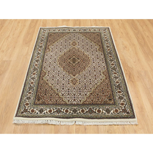 Fine Oriental Wool Hand Knotted Rug Ivory Ivory 4.0X5.9 -O058705