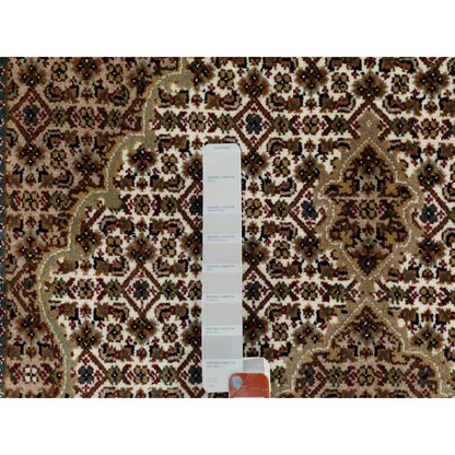 Fine Oriental Wool Hand Knotted Rug Ivory Ivory 4.0X5.9 -O058705