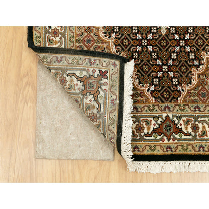 Fine Oriental Wool Hand Knotted Rug Black Ivory 3.1X5.6 -O058776