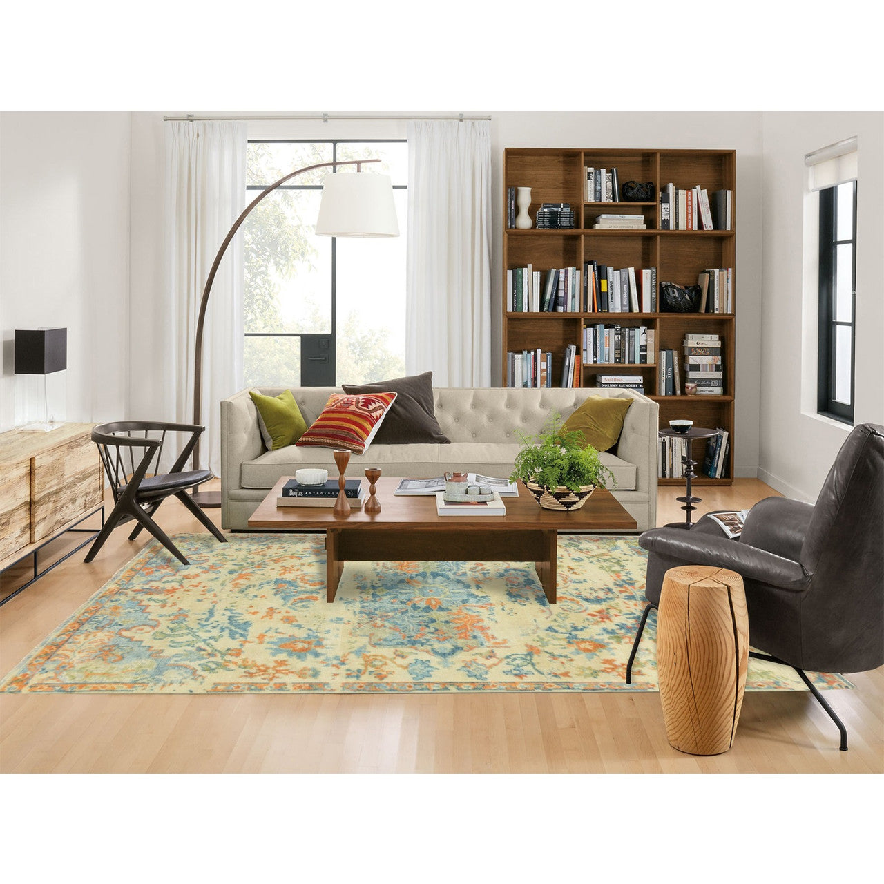 Ivory 5'9" x 9'0" Heriz Hand knotted Wool Rug - Sku: O058988