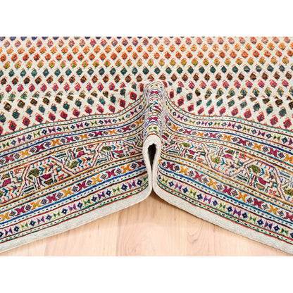 Modern and Contemporary Wool & Sari Silk Hand Knotted Rug Beige Black 5.10X9.0 -O062317