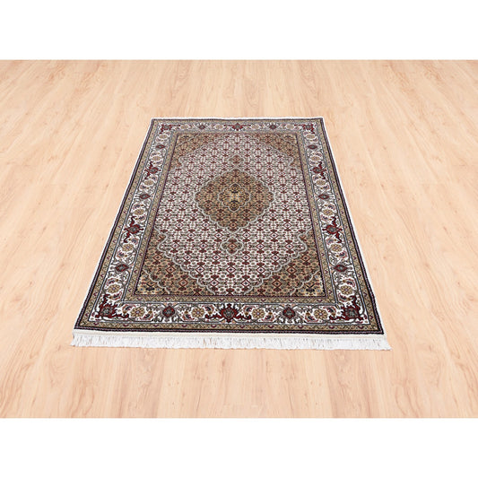 Fine Oriental Wool Hand Knotted Rug Ivory Ivory 4.0X6.0 -O062490