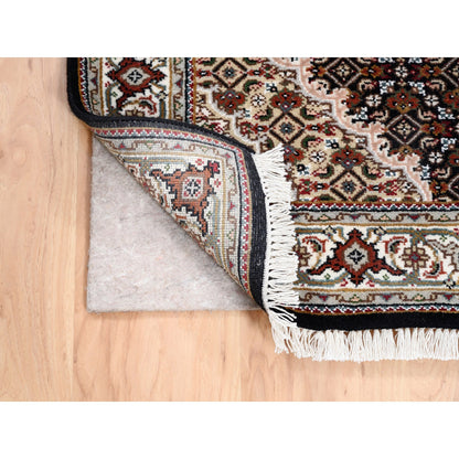 Fine Oriental Wool Hand Knotted Rug Black 2.10x5.4 -O062532