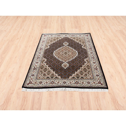 Fine Oriental Wool & Silk Hand Knotted Rug Black Ivory 4.2X6.1 -O062569