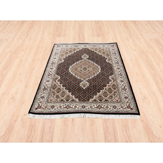 Fine Oriental Wool & Silk Hand Knotted Rug Black Ivory 4.2X6.1 -O062569