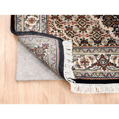 Fine Oriental Wool & Silk Hand Knotted Rug Black Ivory 4.2X6.1 -O062569