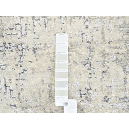 Modern and Contemporary Wool & Silk Hand Knotted Rug Grey No Border 5.9X5.10 -O062682