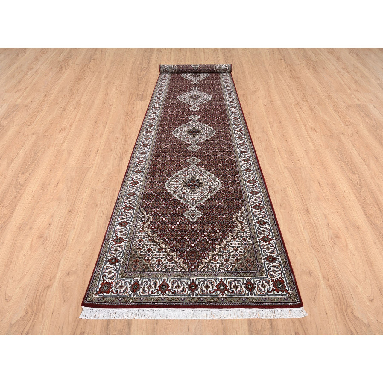 Red 4'1" x 16'0" Fine Oriental Hand knotted Wool Rug -O063290