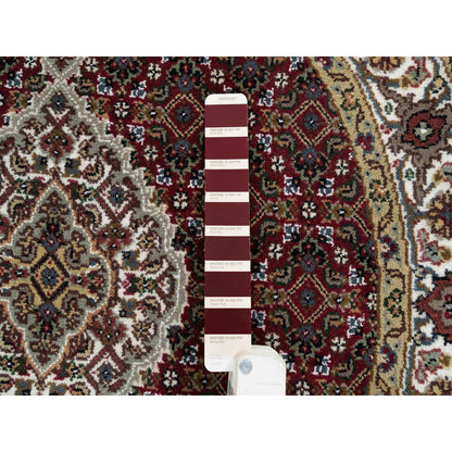 Fine Oriental Wool Hand Knotted Rug Red Ivory 3.4X3.4 -O065093