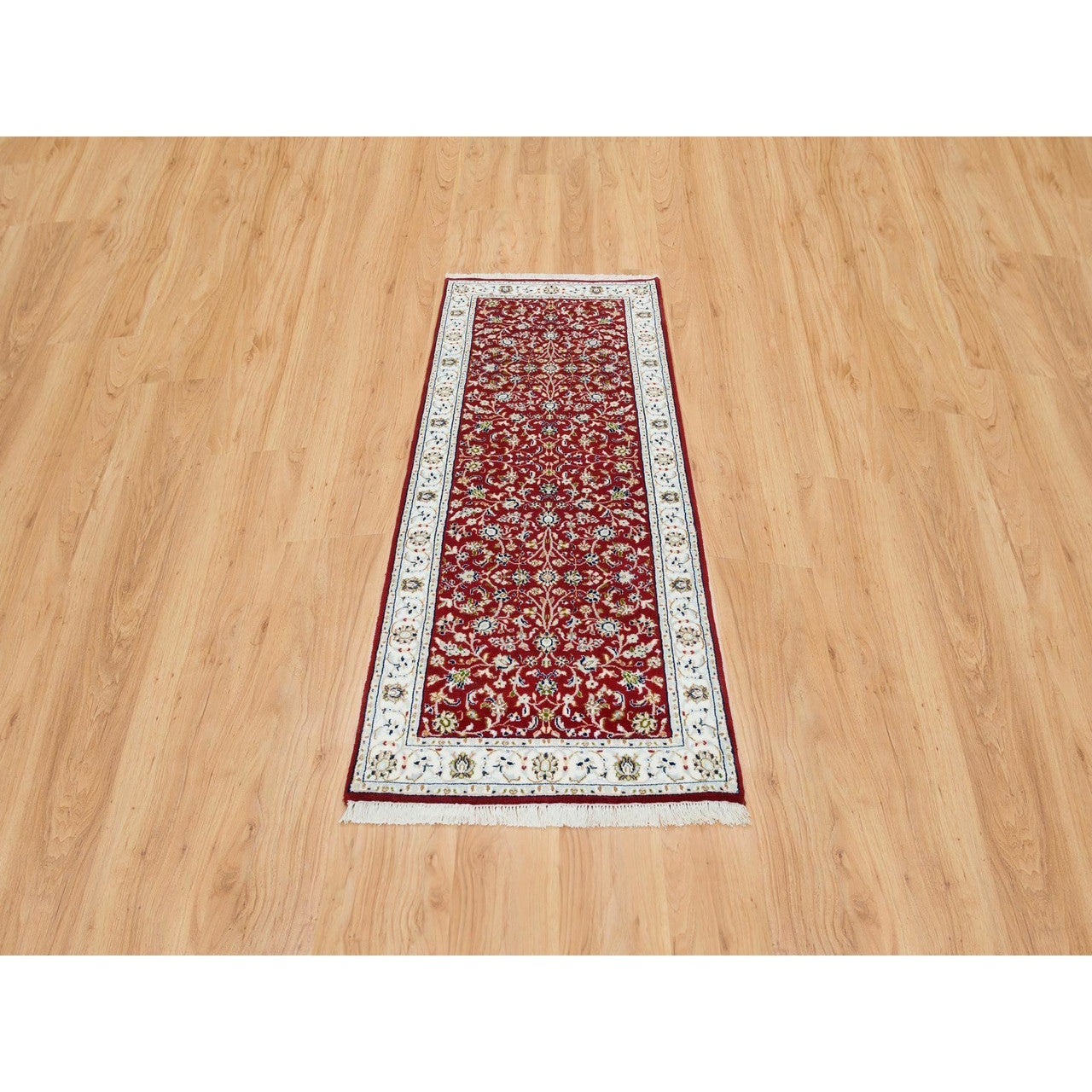 Red 2'8" x 6'8" Fine Oriental Hand knotted Wool Rug -O065379