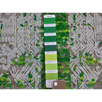 Modern and Contemporary Wool & Silk Hand Knotted Rug Green No Border 6.0X9.4 -O066452