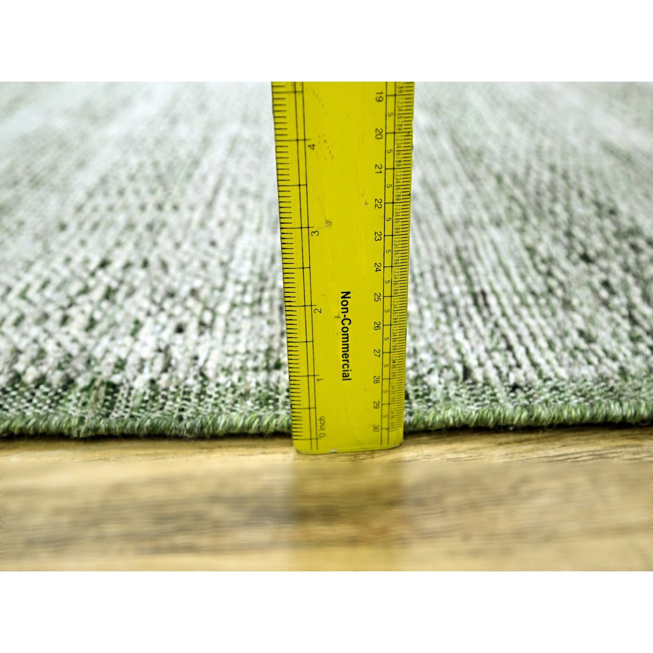 Green 2'7" x 8'0" Modern and Contemporary Hand knotted Wool Rug - Sku: O076251