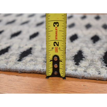Modern and Contemporary Wool & Pure Silk Hand Knotted Rug Grey No Border 1.9X2.0 -O078019