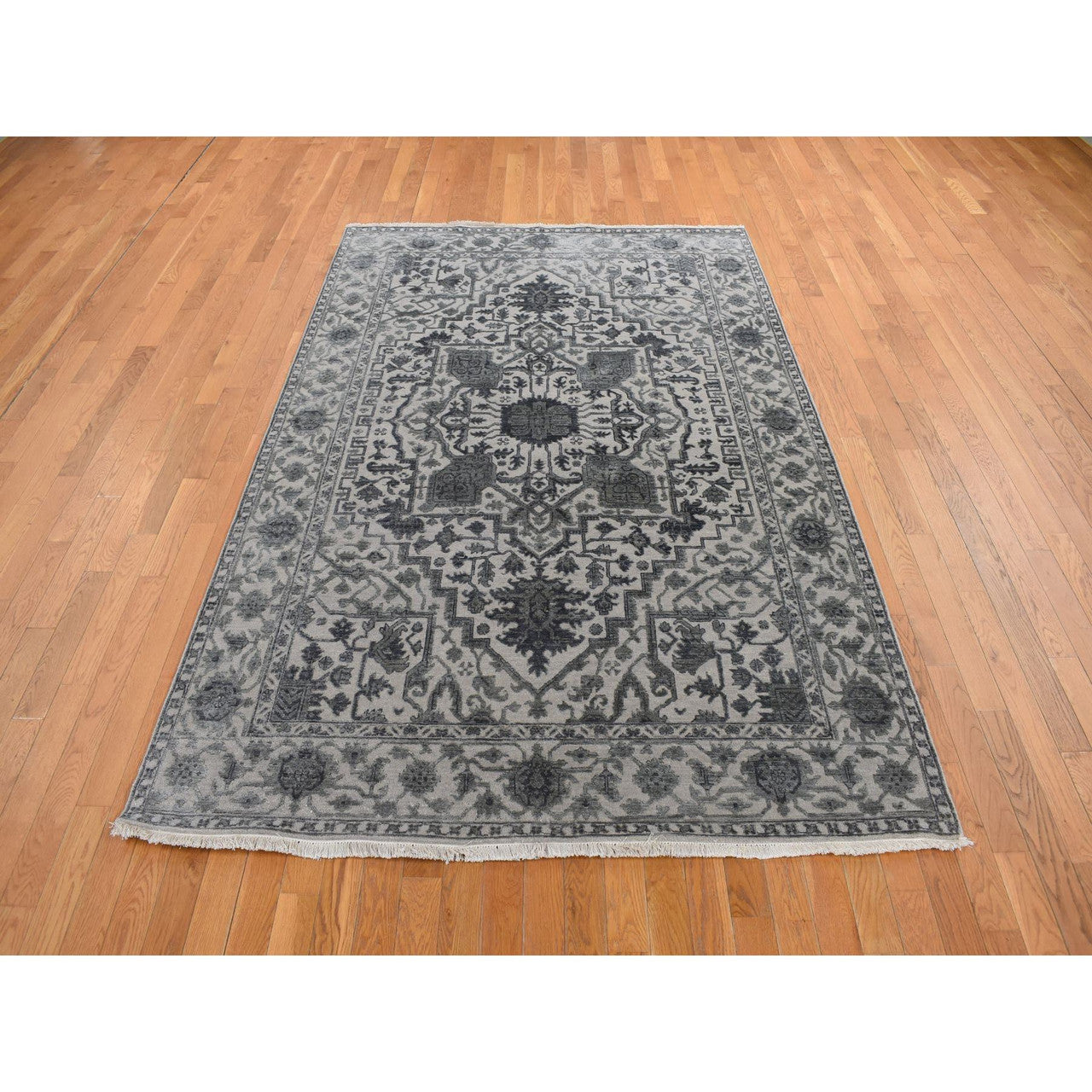 Gray 6'0" x 9'2" Heriz Hand knotted Wool/Silk Rug -O078049