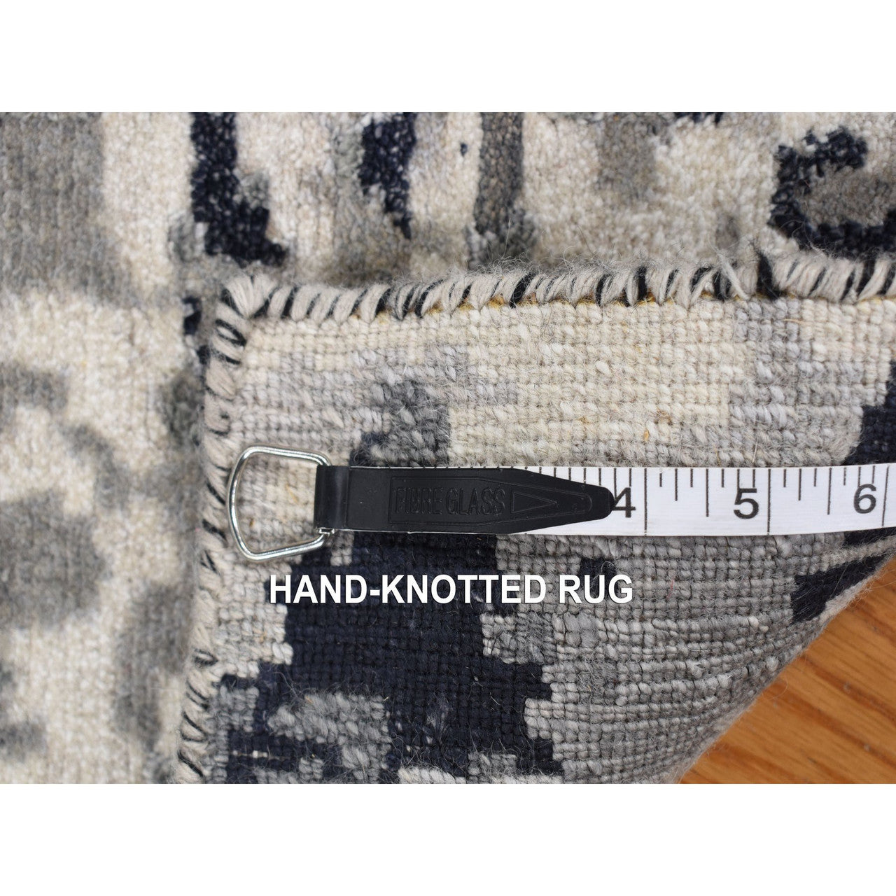 Gray 2'1" x 3'0" Modern and Contemporary Hand knotted Wool/Silk Rug - Sku: O078100