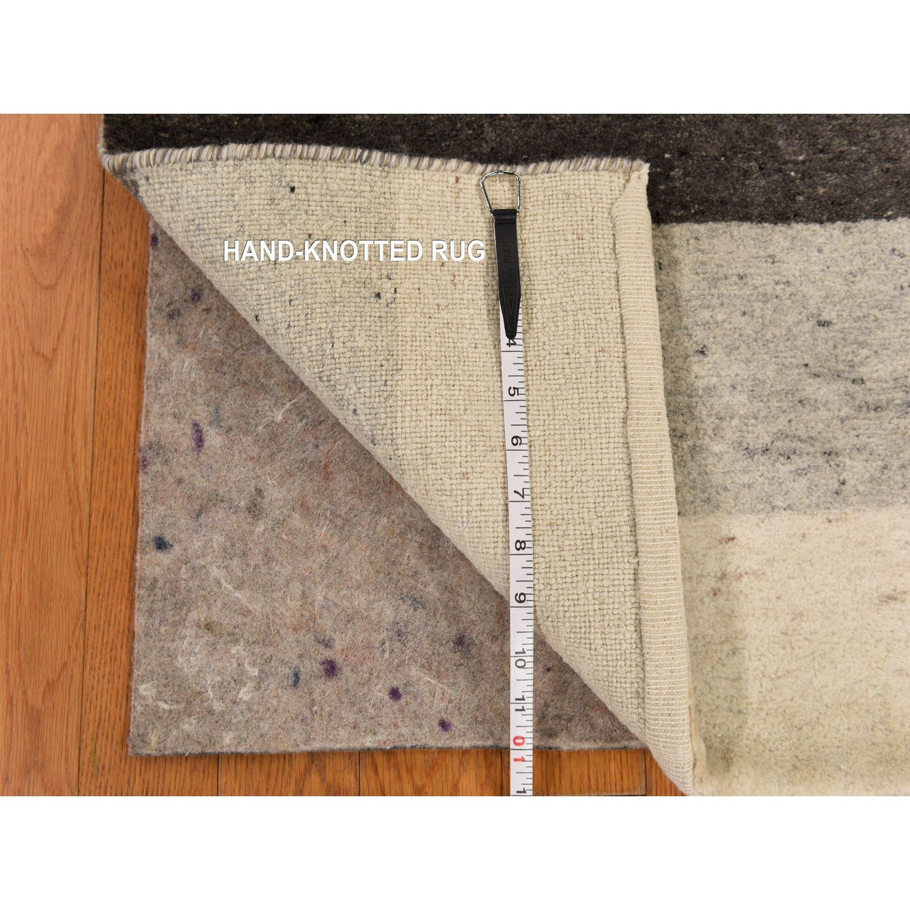 Ivory 2'0" x 3'0" Modern and Contemporary Hand knotted Wool Rug - Sku: O078341
