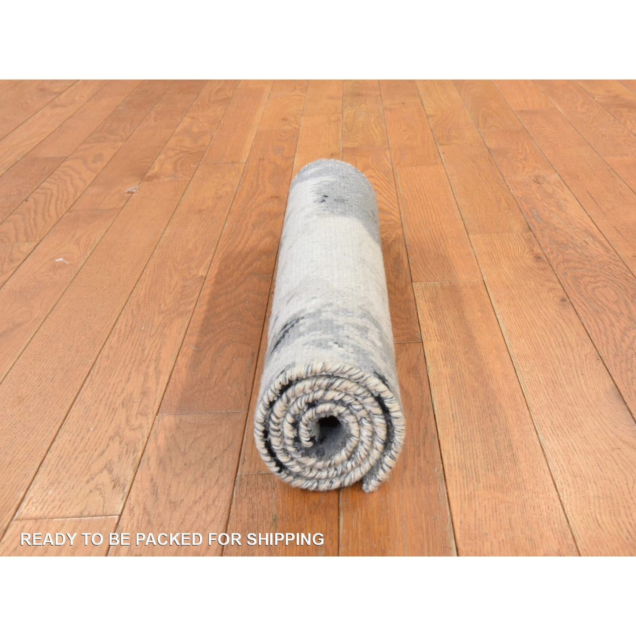 Black 2'0" x 3'0" Modern and Contemporary Hand knotted Wool/Silk Rug - Sku: O078402