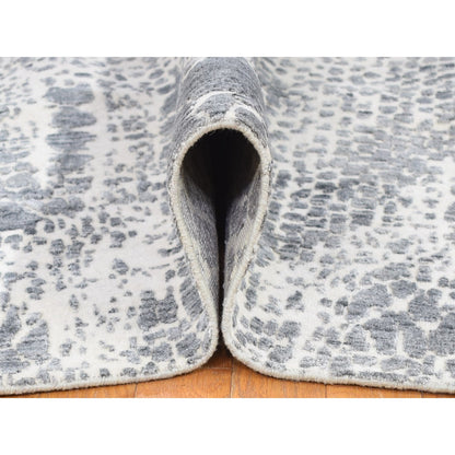 Modern and Contemporary Wool & Silk Hand Knotted Rug Ivory No Border 4.0X6.0 -O080077