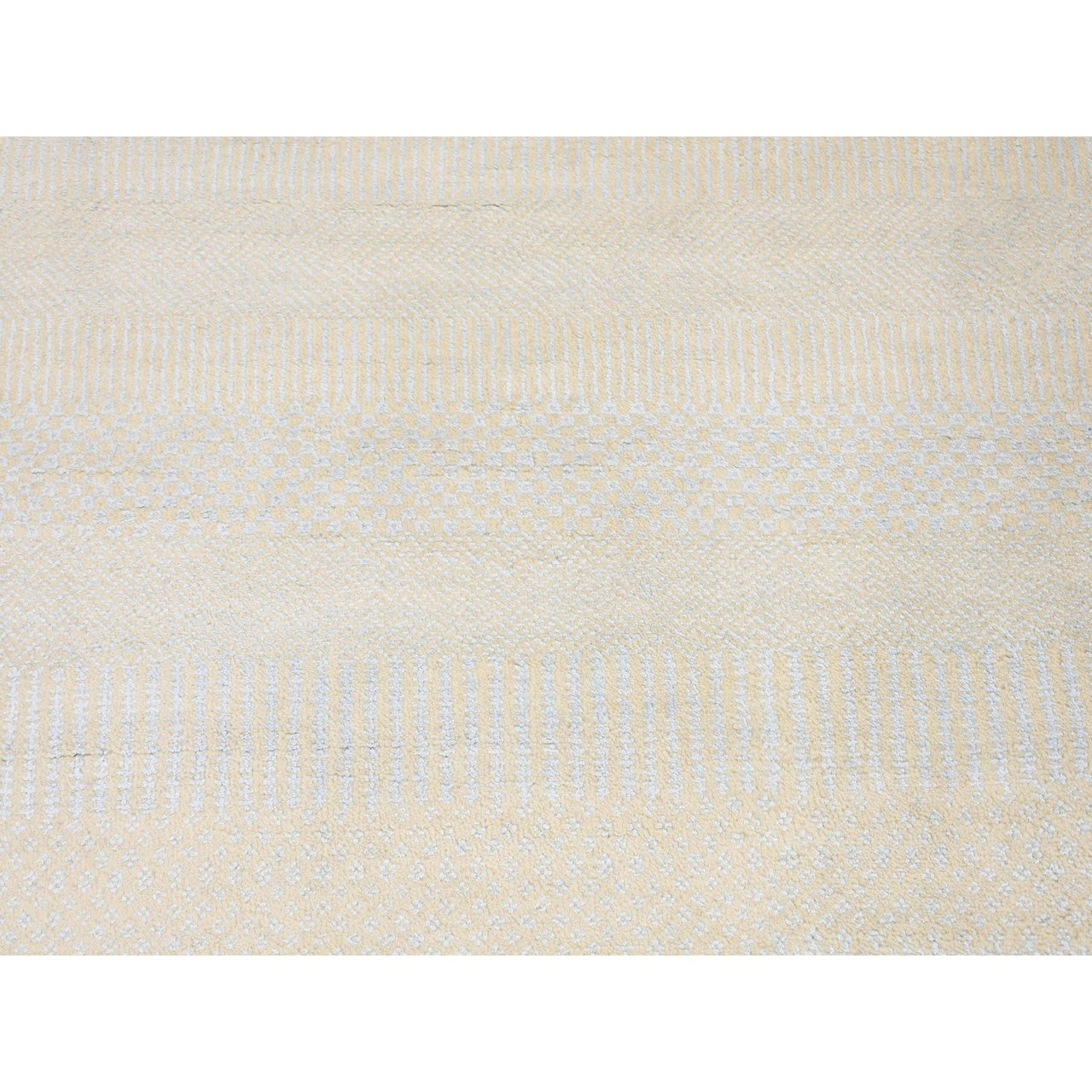 Modern and Contemporary Wool & Silk Hand Knotted Rug Ivory No Border 3.0X5.4 -O080207