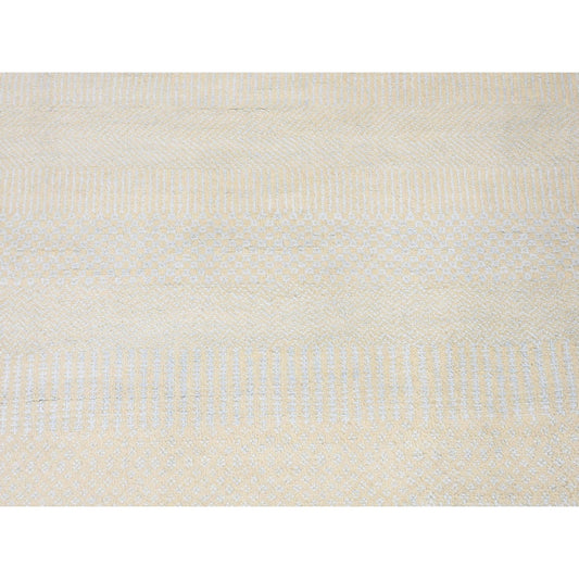 Modern and Contemporary Wool & Silk Hand Knotted Rug Ivory No Border 3.0X5.4 -O080207