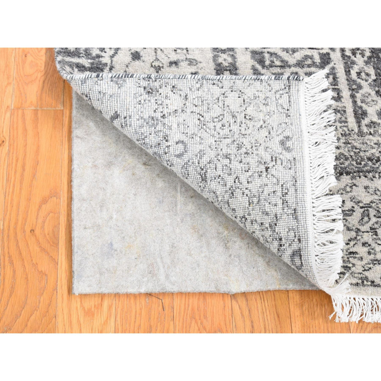 Gray 2'0" x 2'1" Mamluk Hand knotted Wool Rug - Sku: O080607