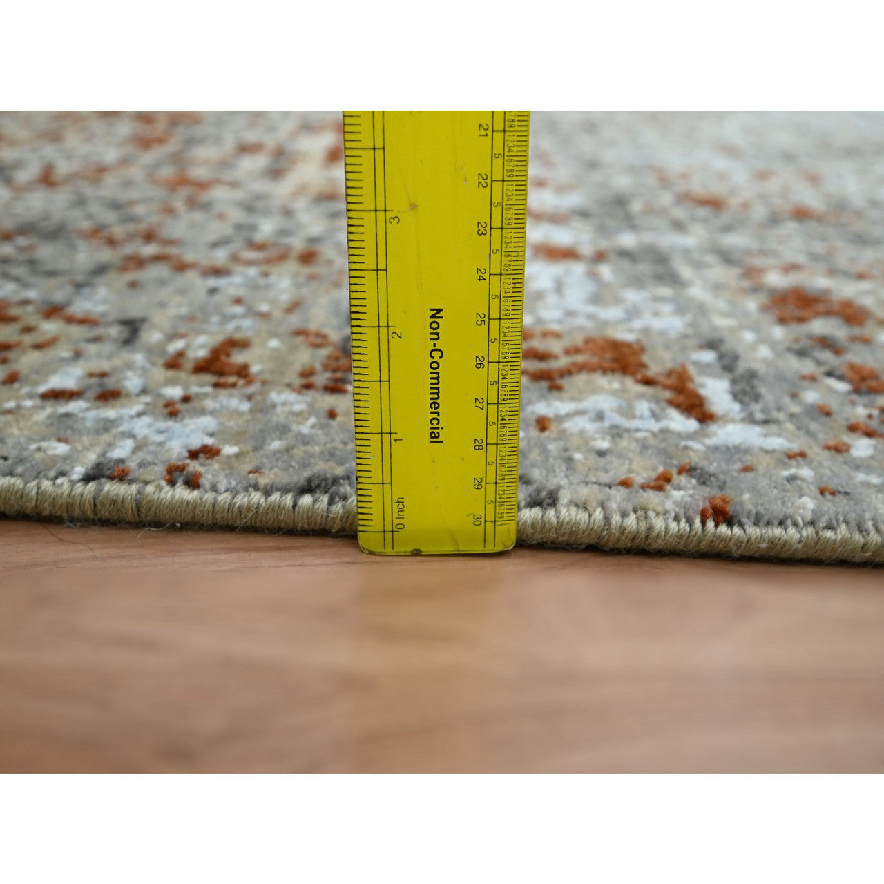 Gray 4'0" x 6'0" Modern and Contemporary Hand knotted Wool Rug - Sku: O083184