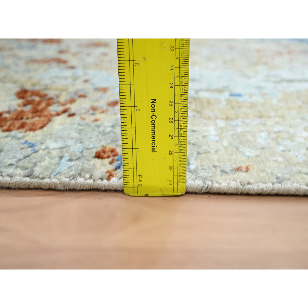 Ivory 3'0" x 5'1" Modern and Contemporary Hand knotted Wool Rug - Sku: O083188
