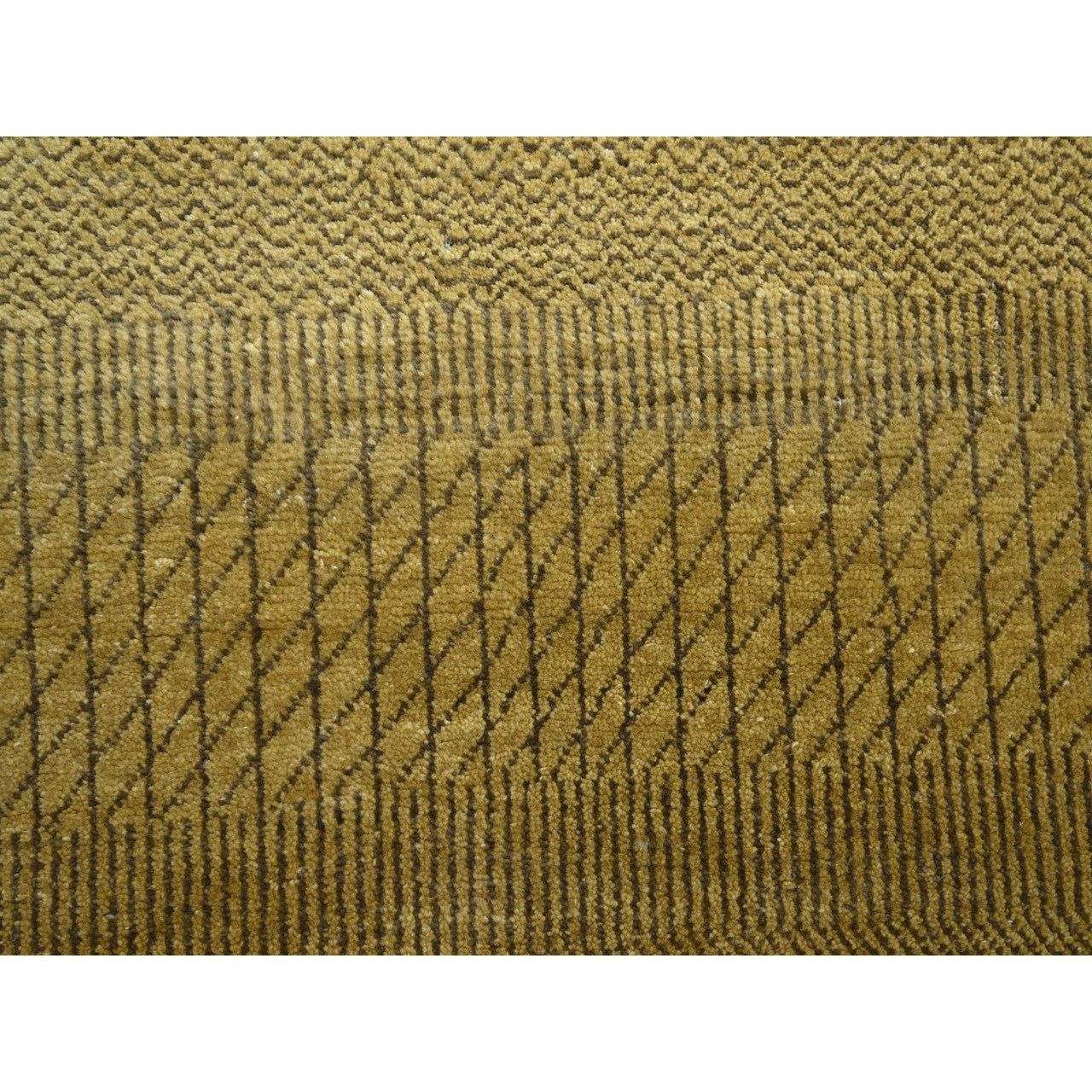 Brown 6'1" x 9'6" Modern and Contemporary Hand knotted Wool/Silk Rug - Sku: O083213