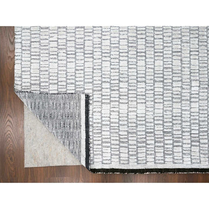 Modern and Contemporary Wool and Plant based Silk Hand Loomed Rug Ivory No Border 9.0X11.9 -O084585