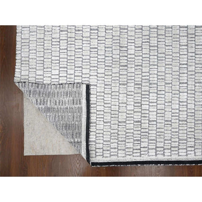 Modern and Contemporary Wool and Plant based Silk Hand Loomed Rug Ivory No Border 13.11X16.1 -O084587