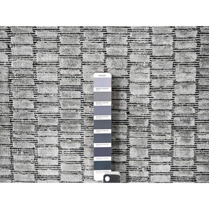 Modern and Contemporary Wool and Plant based Silk Hand Loomed Rug Grey No Border 2.0X3.0 -O084656