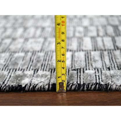 Modern and Contemporary Wool and Plant based Silk Hand Loomed Rug Grey No Border 2.0X3.0 -O084656