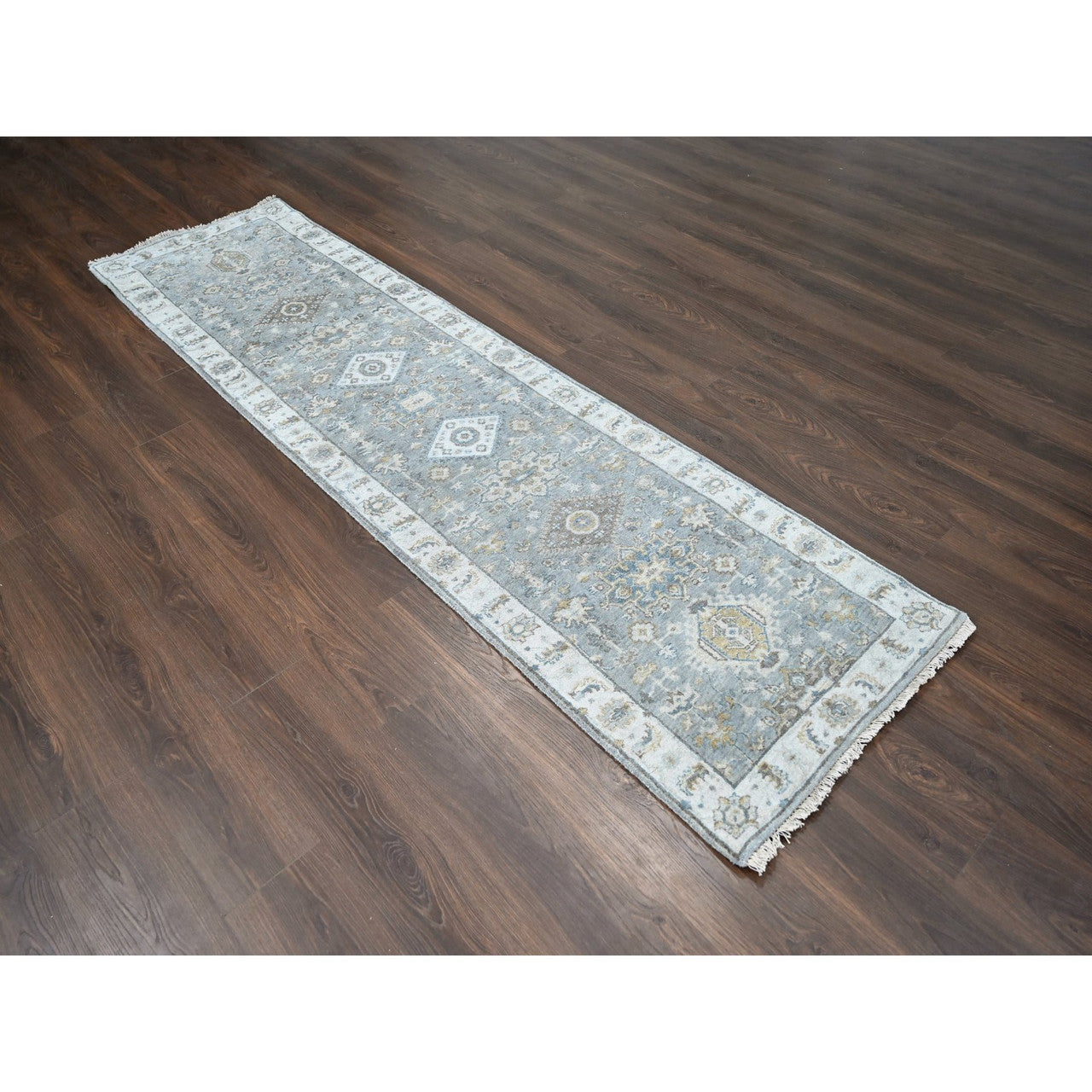 Gray 2'7" x 10'0" Heriz Hand knotted Wool Rug - Sku: O084712