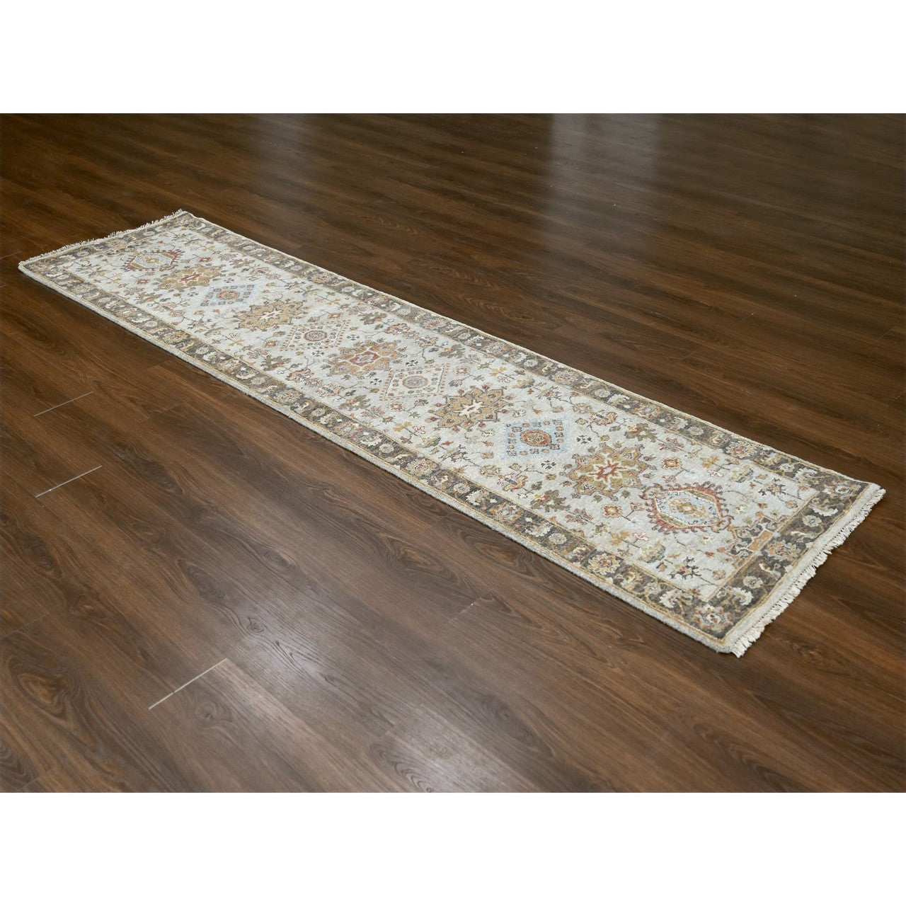 Gray 2'7" x 10'0" Heriz Hand knotted Wool Rug -O084715
