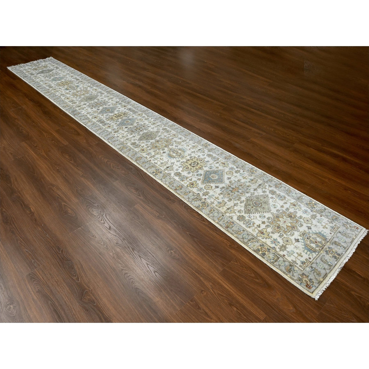 Ivory 2'9" x 17'10" Heriz Hand knotted Wool Rug - Sku: O084826