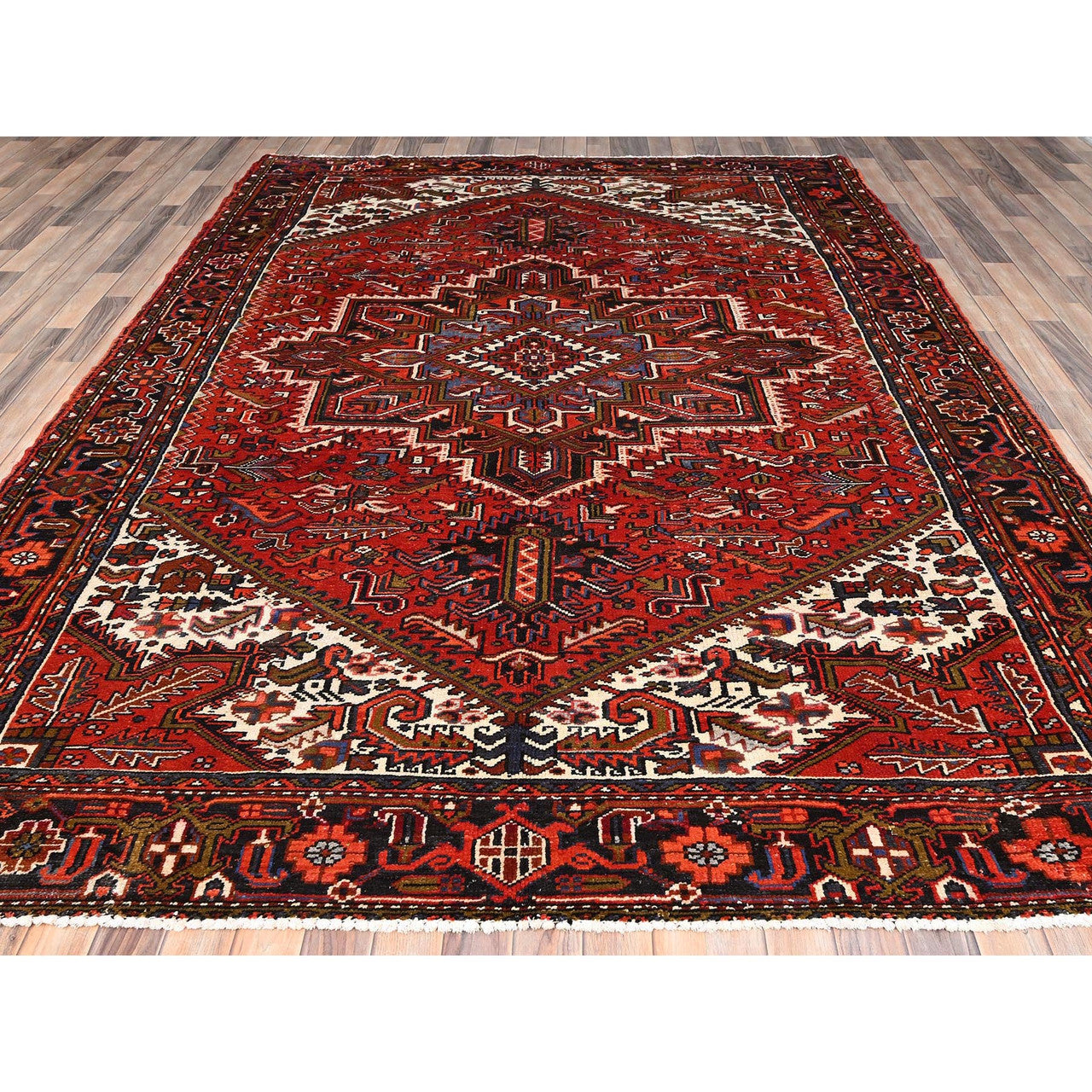 Red 7'10" x 11'0" Heriz Hand knotted Wool Rug - Sku: O085315