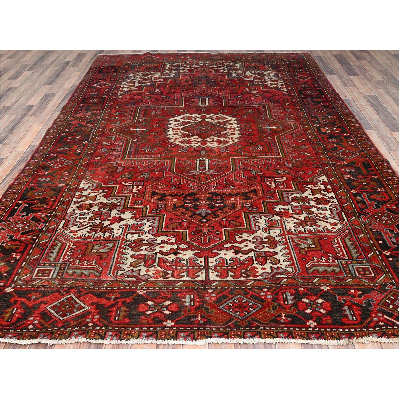 Red 7'5" x 10'2" Heriz Worn Hand knotted Wool Rug - Sku: O085570
