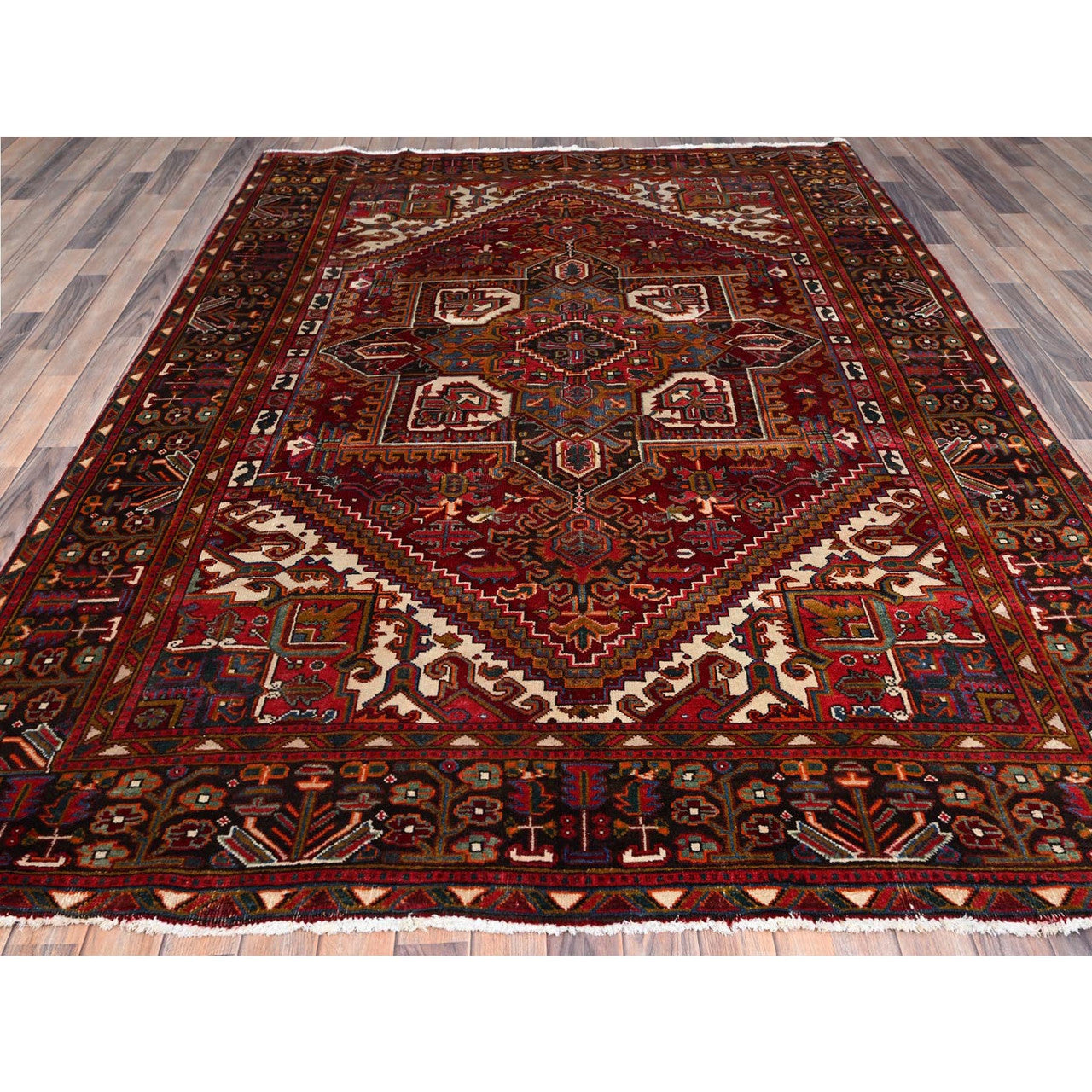 Red 6'9" x 9'4" Heriz Hand knotted Wool Rug - Sku: O085899