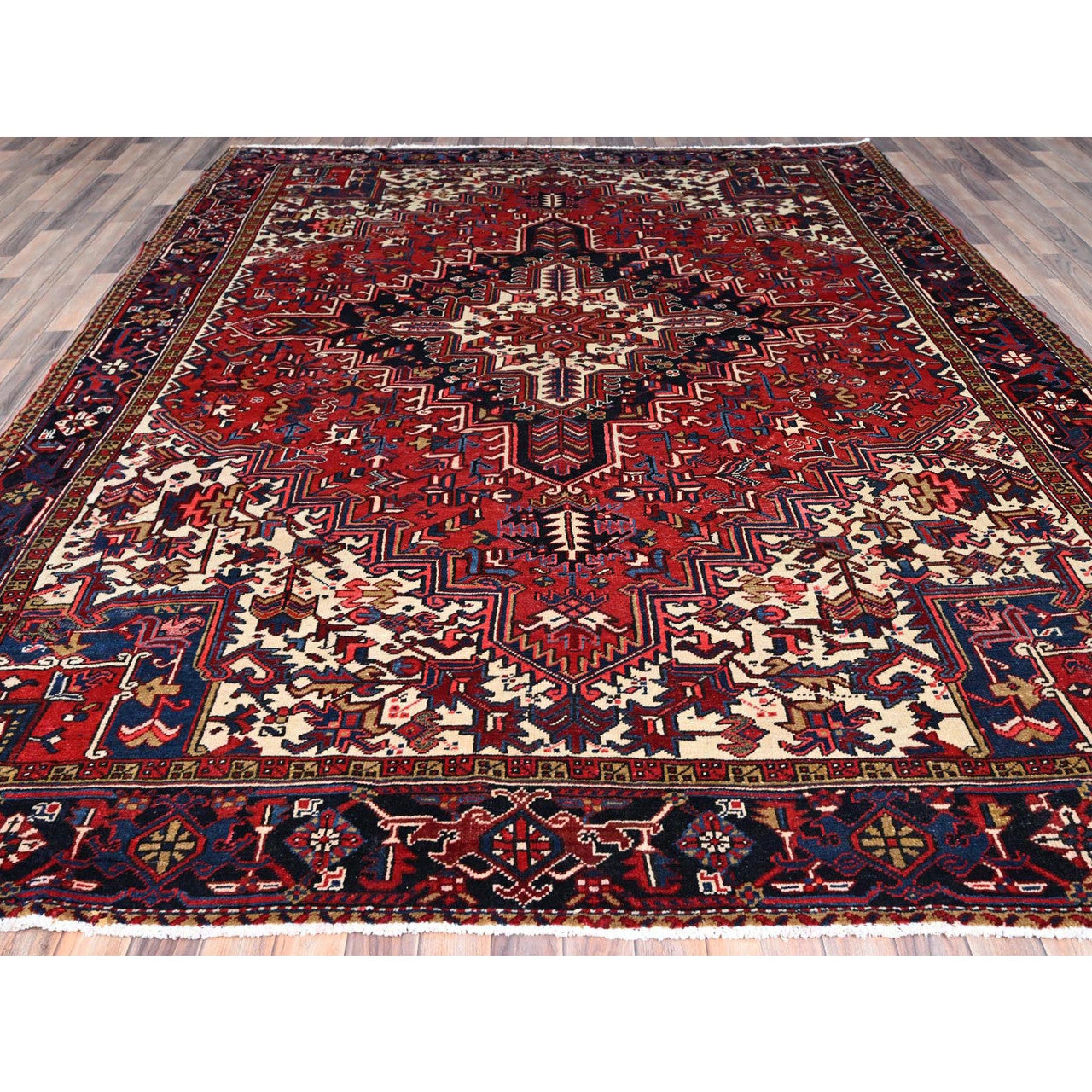 Red 8'11" x 11'3" Heriz Hand knotted Wool Rug - Sku: O086177