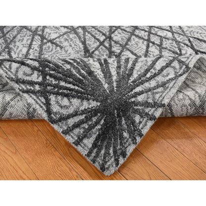 Modern and Contemporary Wool & Silk Hand Knotted Rug Grey No Border 5.6X7.9 -O087182