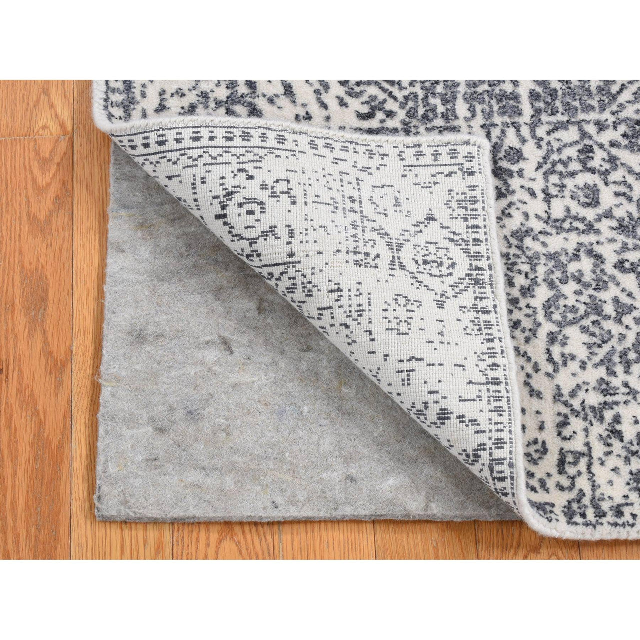 Black 2'5" x 5'10" Mamluk & Art Handloom Wool/Silk Rug - Sku: O087341