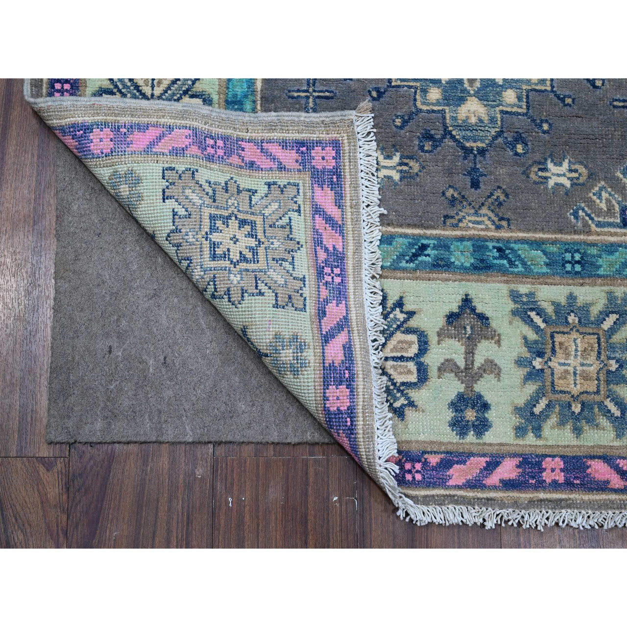 Gray 5'6" x 7'7" Kazak Hand knotted Wool Rug - Sku: O089345