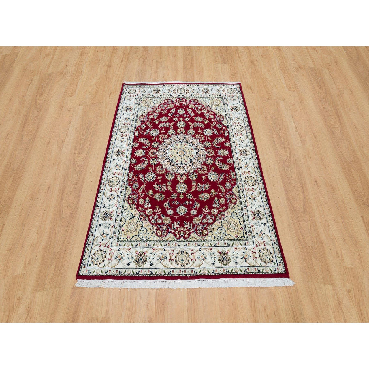 Red 4'6" x 6'10" Fine Oriental Hand knotted Wool Rug -O090062
