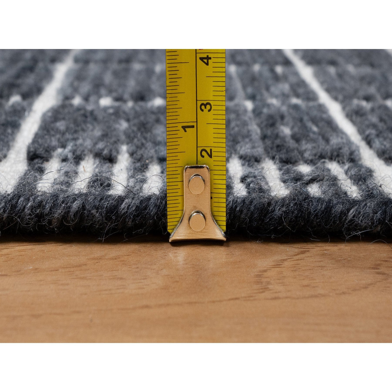 Modern and Contemporary Wool Hand Loomed Rug Black 2.3x3.1 -O091065