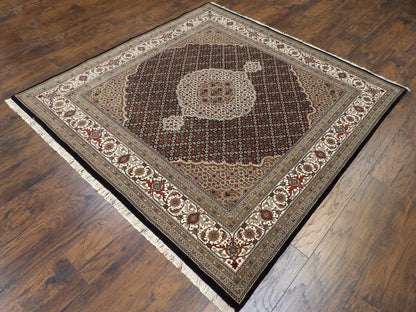 Fine Persian Mahi Tabriz 6 x 6 Hand knotted Rug - w11040